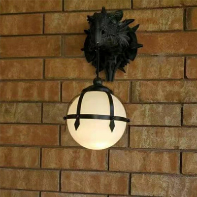Drakora - Wandmontierter Drachenkopf mit Lampe