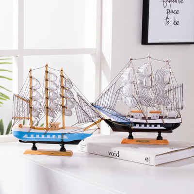 Artz - Segelboot-Skulpturen aus Holz mit Led-Licht