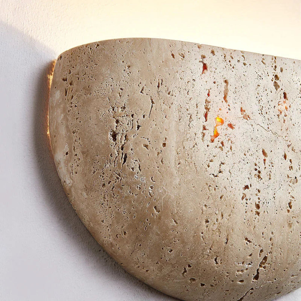 Ashari - Handgefertigte Wabi-Sabi Wandleuchte aus Stein