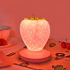 BerryGlow - Moderne LED-Tischleuchte in Erdbeerform