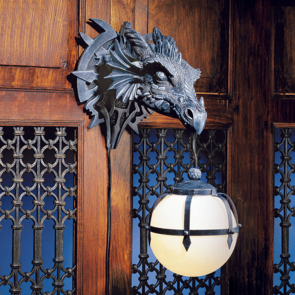 Drakora - Wandmontierter Drachenkopf mit Lampe
