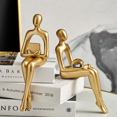 GoldenMuse - Minimalistisches goldenes Bücherregal Figur
