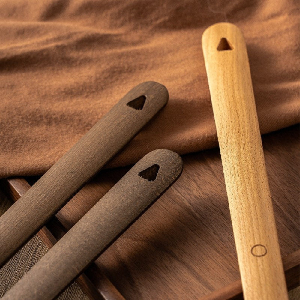 Kolbein - Magnetischer Schuhlöffel aus Holz mit langem Griff