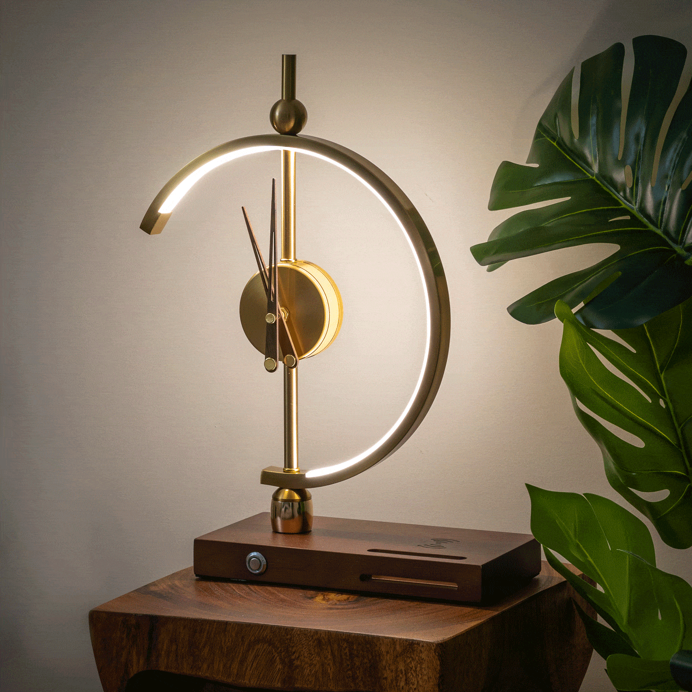 LumoTime - Luxuriöse LED-Uhrenlampe mit drahtloser Aufladung