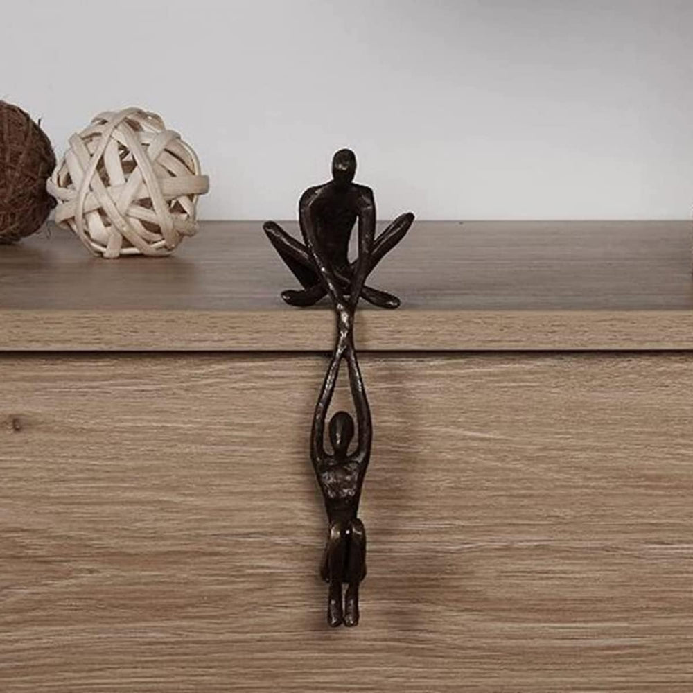 Lunéra - Skulptur der ewigen Liebe und Stärke