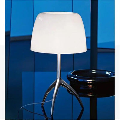 NordicGlow Tischleuchte – Skandinavisches Design aus Glas & Metall