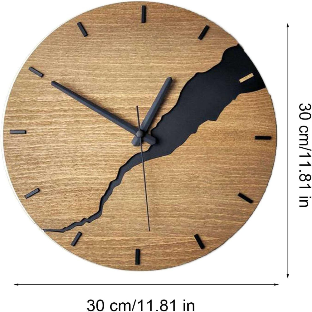 NordicTime - Wanduhr aus gerissenem Holz