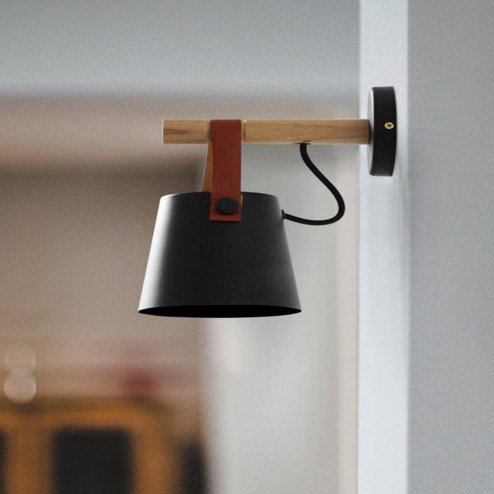 Norluma - Hängende Wandlampe aus Holz