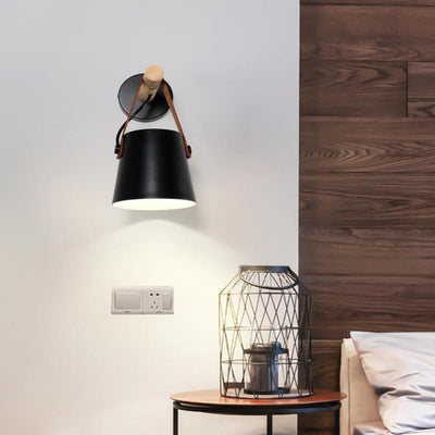 Norluma - Hängende Wandlampe aus Holz