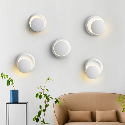 Orbit LED-Wandleuchte - Elegantes, drehbares Licht für moderne Räume