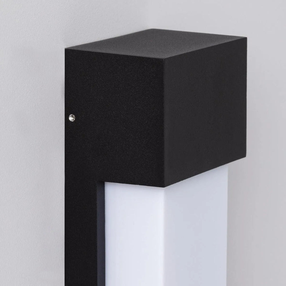 Orion Wandleuchte für draußen - elegantes schwarzes Design mit weichem Lichtdiffusor