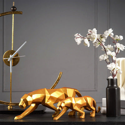 Panthron - Geometrische Panther-Skulptur