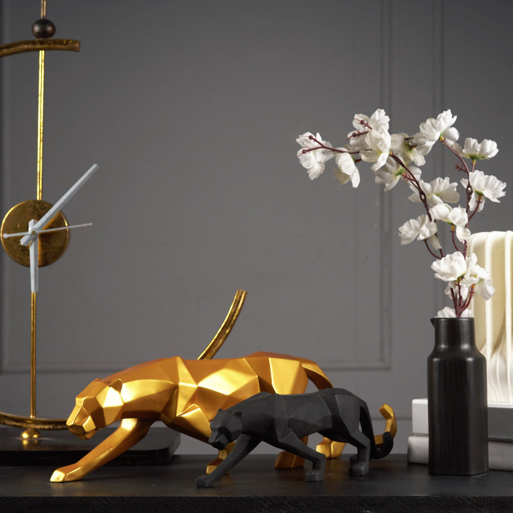Panthron - Geometrische Panther-Skulptur