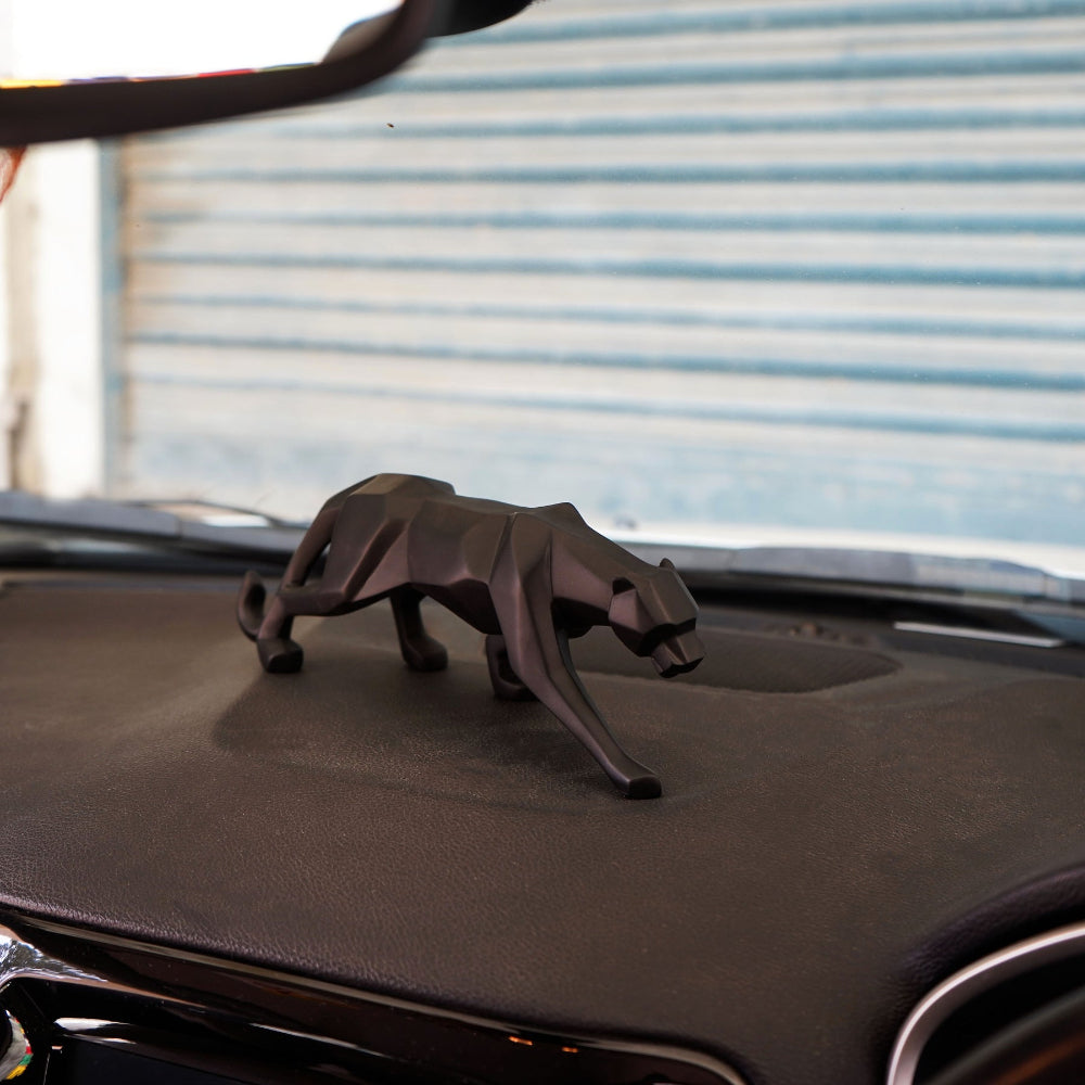 Panthron - Geometrische Panther-Skulptur