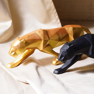 Panthron - Geometrische Panther-Skulptur