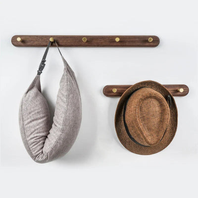 Platzsparende Wandhaken - Holz- und Messingausführung