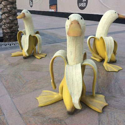 Quackana - Verspielte Bananen-Enten-Skulptur