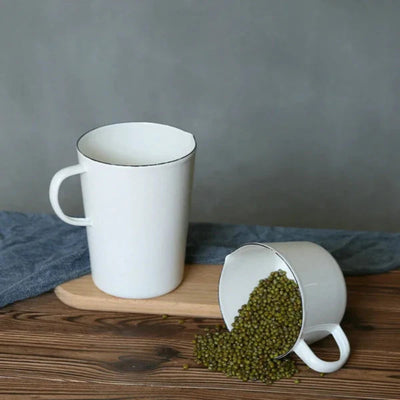 RetroPour – Enamel Measuring Jug