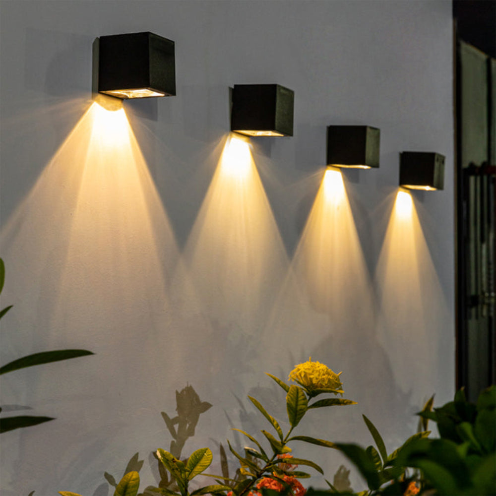 SolarGlow - Solarbetriebene LED-Außenwandleuchte