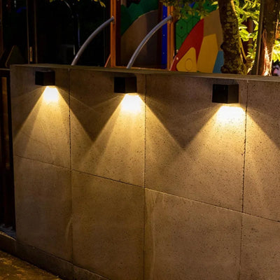 SolarGlow - Solarbetriebene LED-Außenwandleuchte