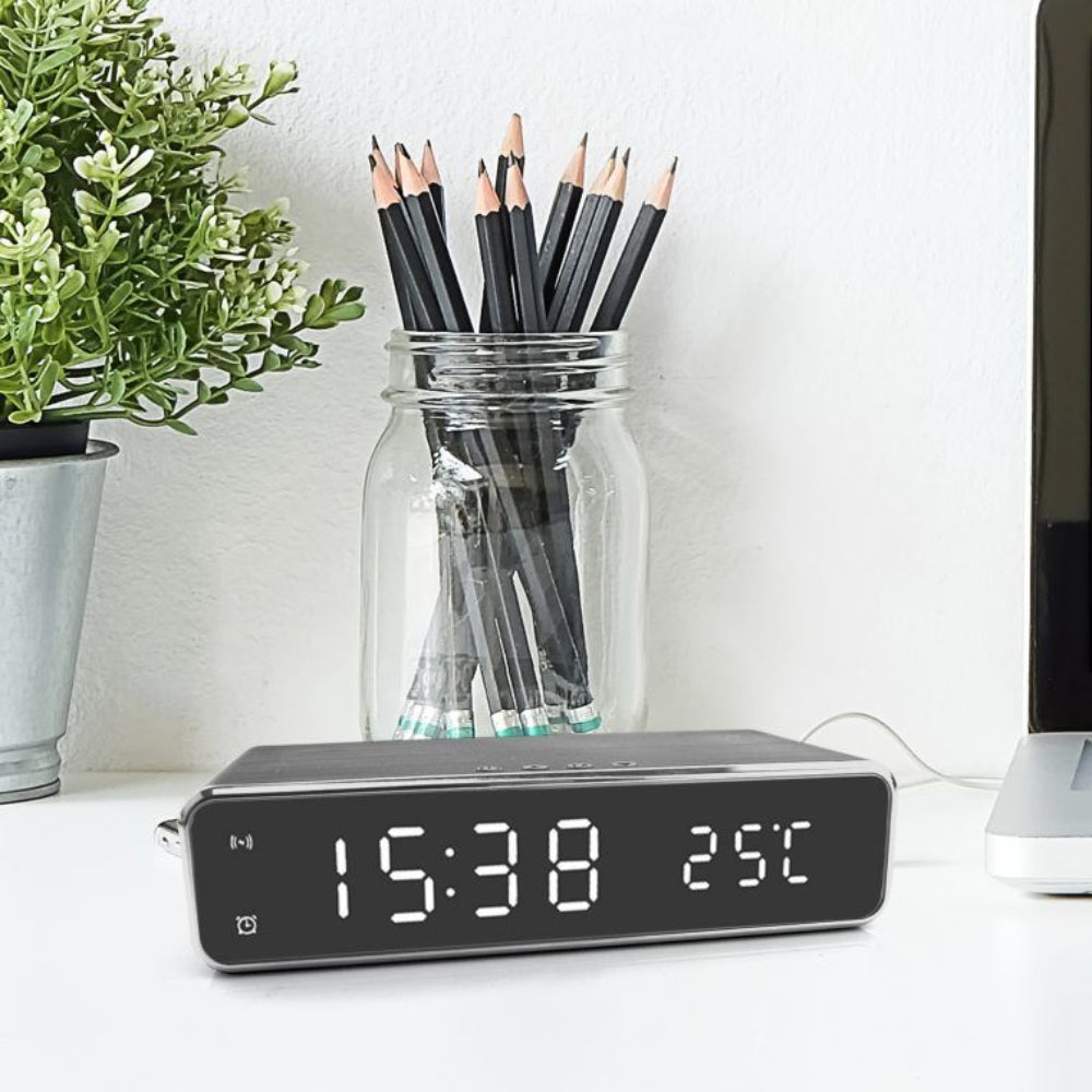 TimeCharge - LED-Wecker mit drahtlosem Ladepad