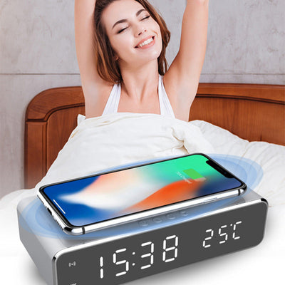 TimeCharge - LED-Wecker mit drahtlosem Ladepad