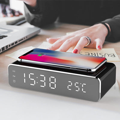 TimeCharge - LED-Wecker mit drahtlosem Ladepad