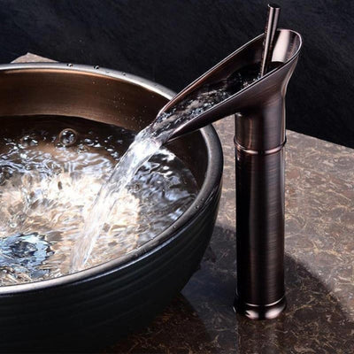 Antiker Wasserfall Wasserhahn für Badezimmer - Messinghahn mit klassischem Design