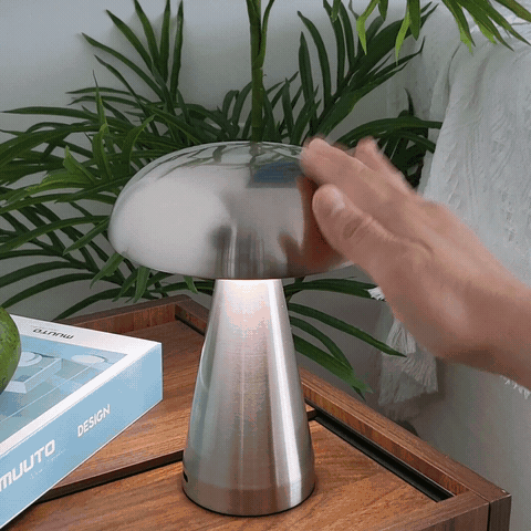 Moderne Tischlampe aus der Mitte des Jahrhunderts - USB-betrieben