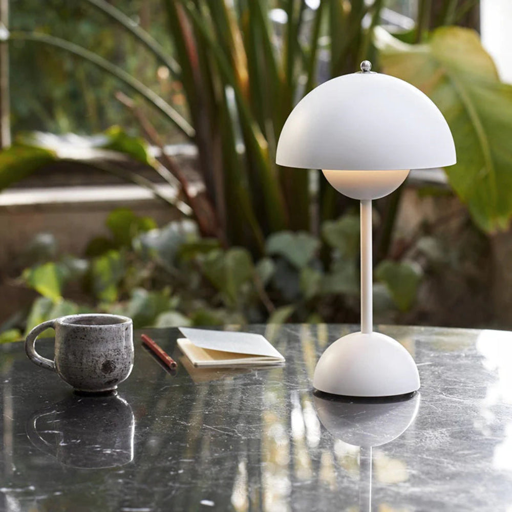 Kabellose LED-Tischlampe mit einstellbarer Helligkeit - Perfekt für Zuhause, das Büro oder den Innenhof