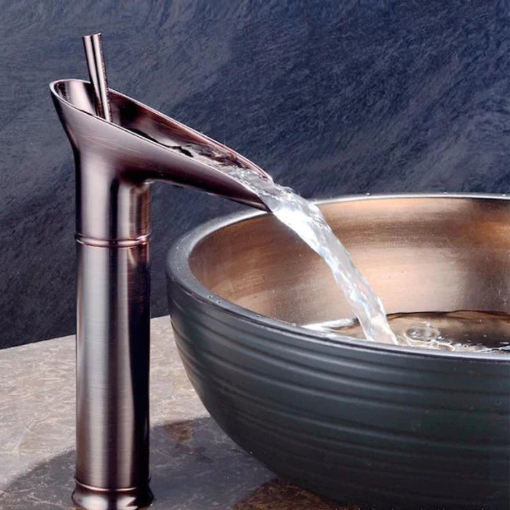 Antiker Wasserfall Wasserhahn für Badezimmer - Messinghahn mit klassischem Design