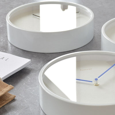 Nordische minimalistische Wanduhr - schlankes und elegantes Design