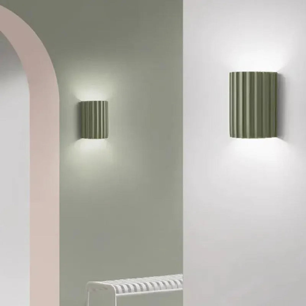Minimalistische Wandleuchte - Modernes Design mit einem Hauch von Farbe